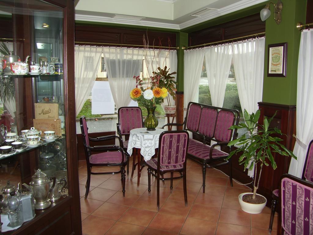 Adler Hotel Budaörs Dış mekan fotoğraf