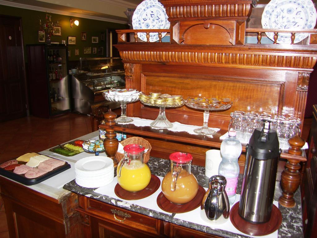 Adler Hotel Budaörs Dış mekan fotoğraf