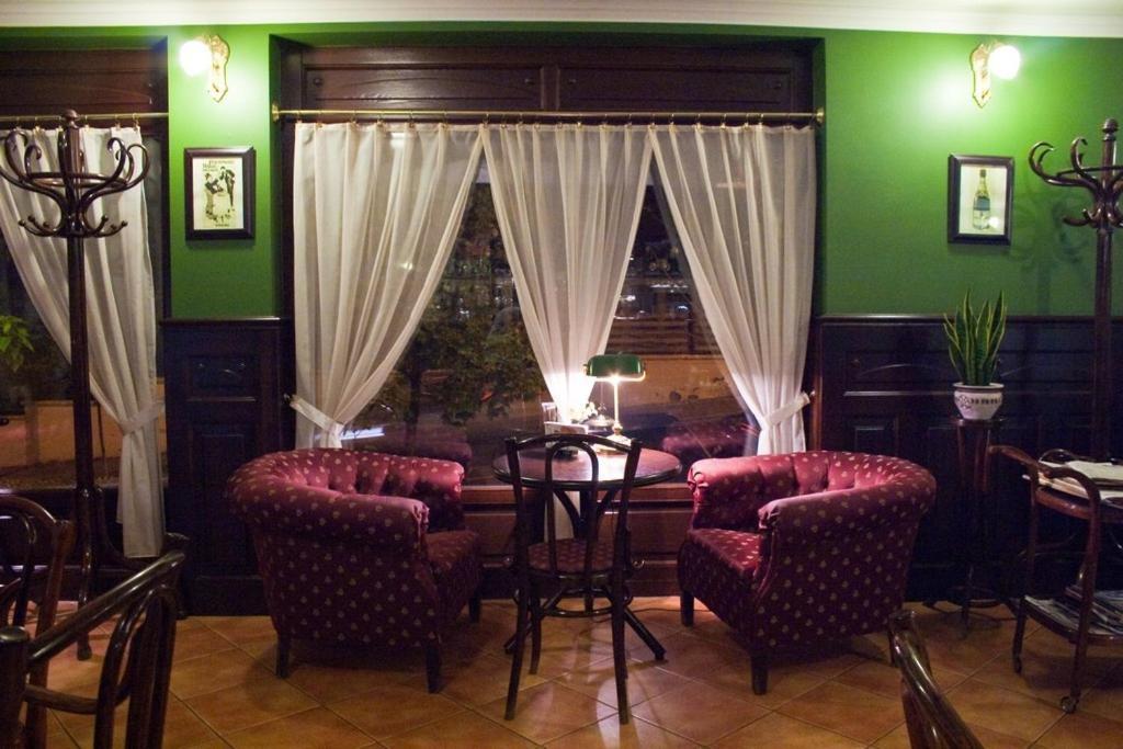 Adler Hotel Budaörs Dış mekan fotoğraf